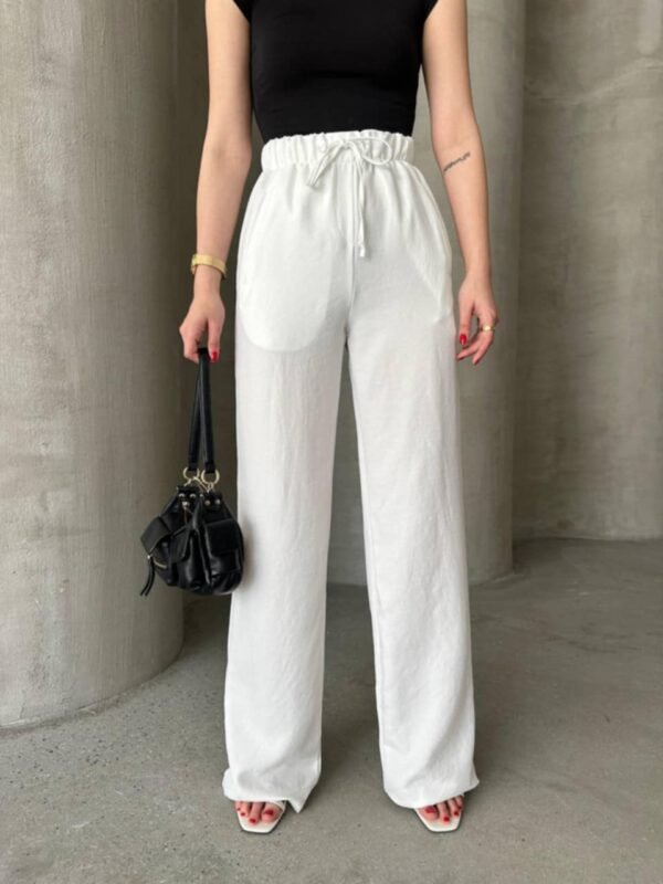 392a131e-1259-42fd-b3de-44f88dbd8888 Широки панталони со висок струк и врвки