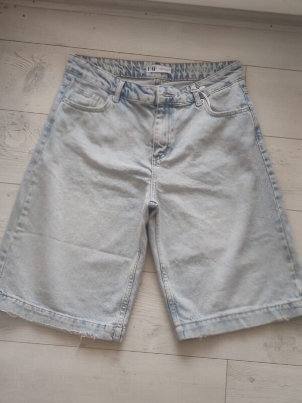 Baggy short jeans
