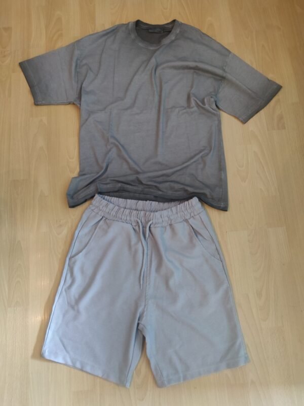 Acid washed oversized t-shirts