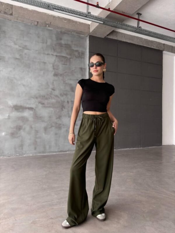 панталони Широки панталони со висок струк и врвки