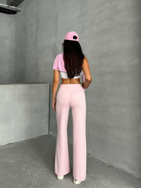 розови широки панталони со висок струк.