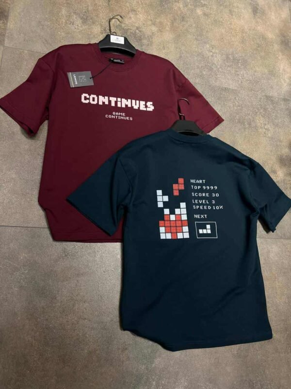 темно сина маица темно сина маица со пиксел принт и гејмерски детали