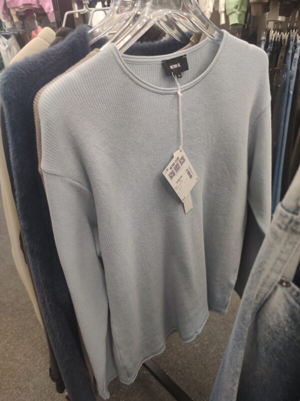 Машка блуза од мерцелизиран конец во сина боја машка сина блуза од мерцелизиран конец