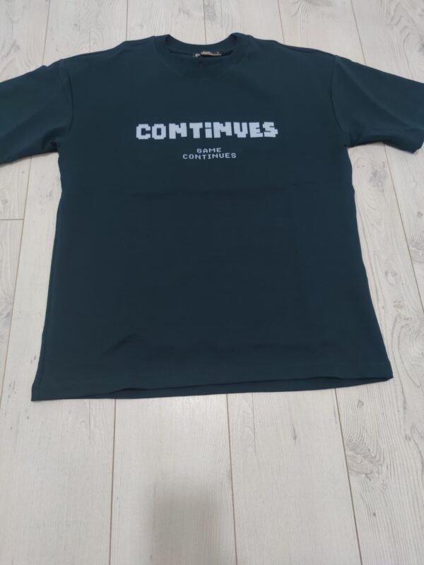 темно сина маица маица со пиксел принт Game continues