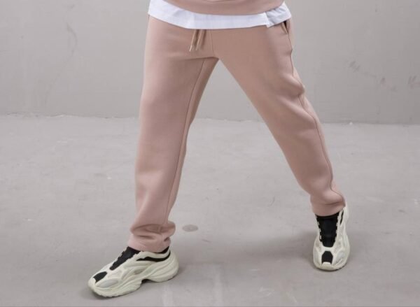 Машки тренерки 100 памук 3 конци во песочно беж боја, широк крој, за есен зима.