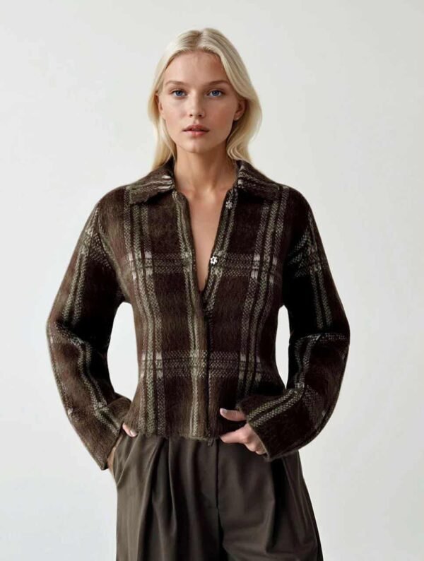 женска каро јакна shacket во кафеава и зелена боја