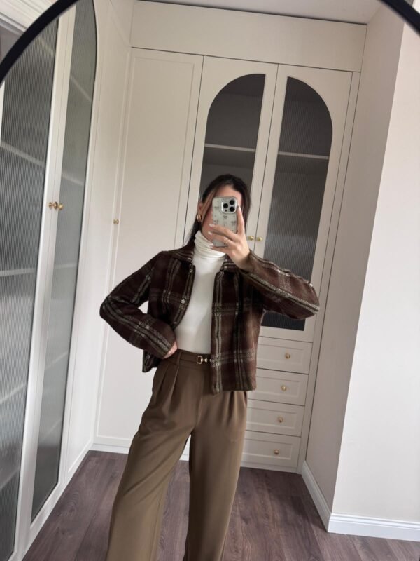 женска каро јакна shacket во кафеава и зелена боја